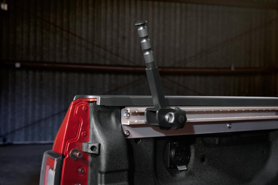 Детали экстерьера Nissan Titan PRO-4X Crew Cab Accessorized 2019 года  (фото 6 из 6)